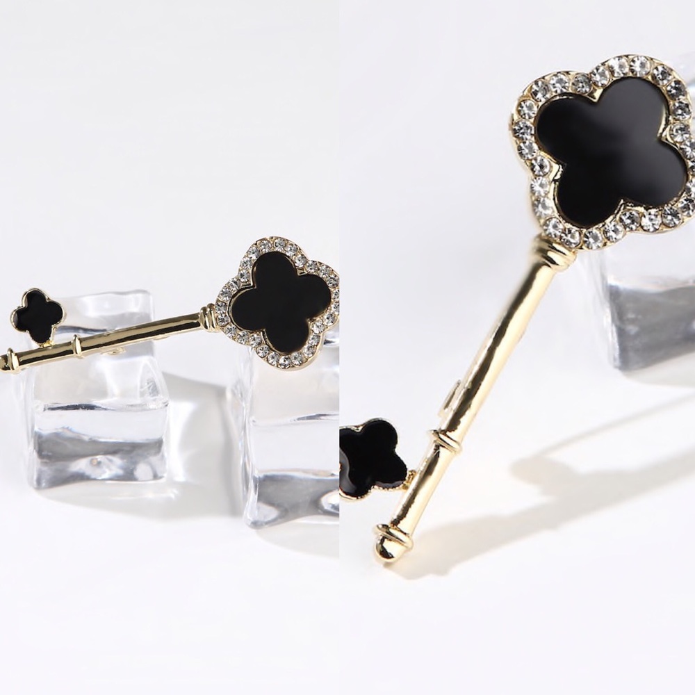 Clover Cuff Brooch | Black Enamel + Rhinestone Gold Tone - Picture 5 of 9